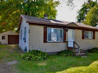 96 Violet St SW, Grand Rapids, MI 49548
