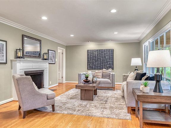 5th image of 10 Babler Ln