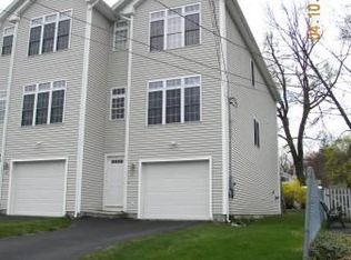 26 Revere St, Worcester, MA 01604