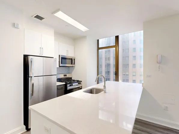 10 Hanover Square image 1 of 9