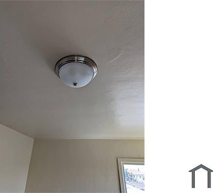 4th image of 1127 W 87th St