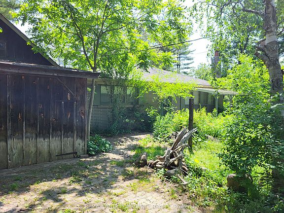 2nd image of 11419 Bathurst St
