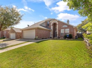 821 Silverbrook Dr, Saginaw, TX 76179
