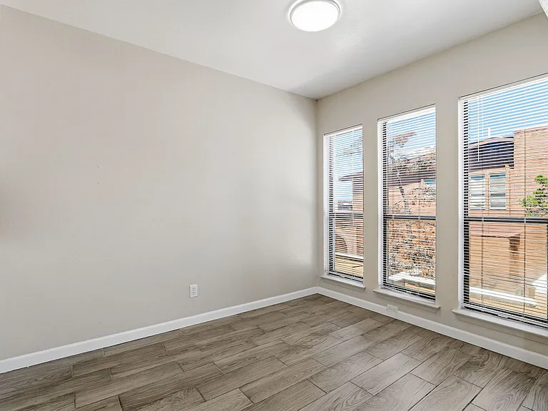 10604 Springwood Dr #D — Photo 3