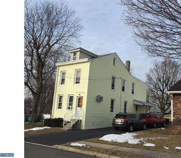 2nd image of 162 Chapman Ave