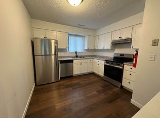 935 Boston Way APT 4, Coralville, IA 52241