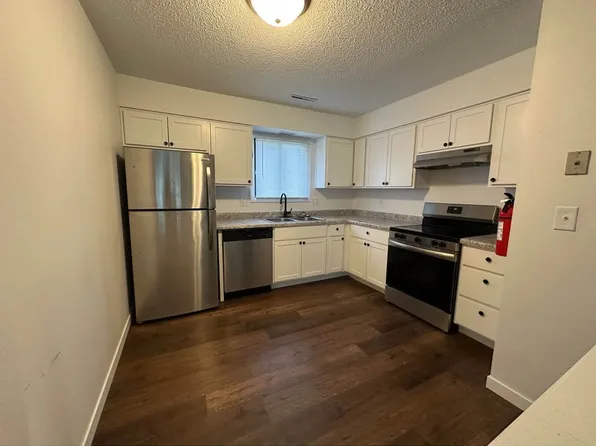 935 Boston Way APT 4, Coralville, IA 52241