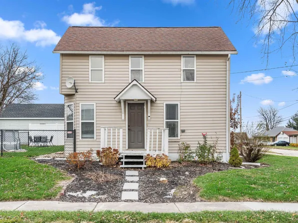201 1st St SE, Epworth, IA 52045