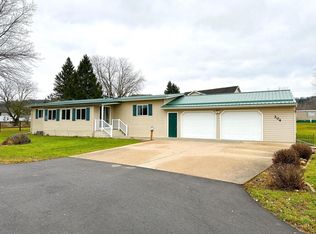 204 Old Mill Rd, Coon Valley, WI 54623