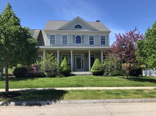 15 Woodsom Dr, Amesbury, MA 01913