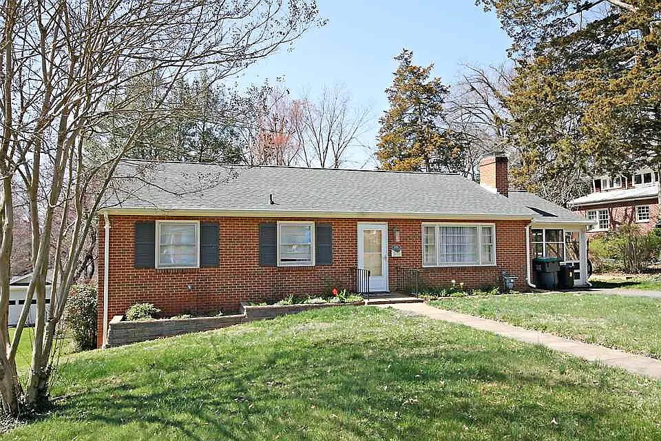 628 Davis Ave photo 1