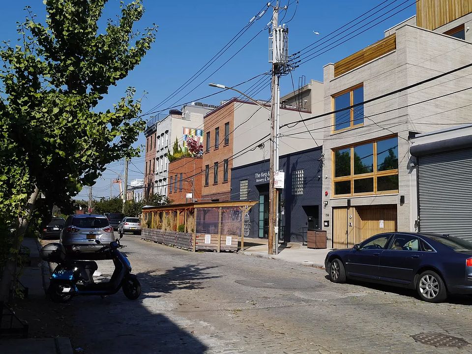2nd image of 152 Beard St APT 3A