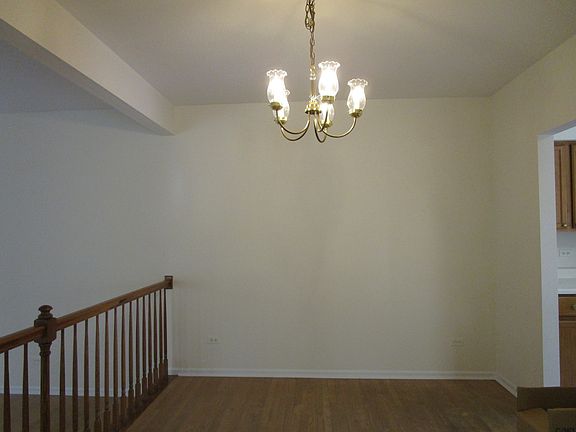4th image of 527 W Parkside Dr