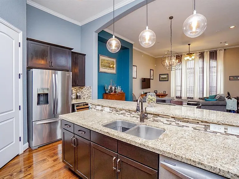 1025 W 21st St #D — Photo 19