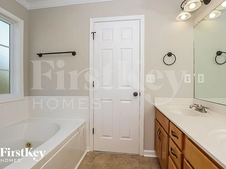 993 Glenhurst Way — Photo 10