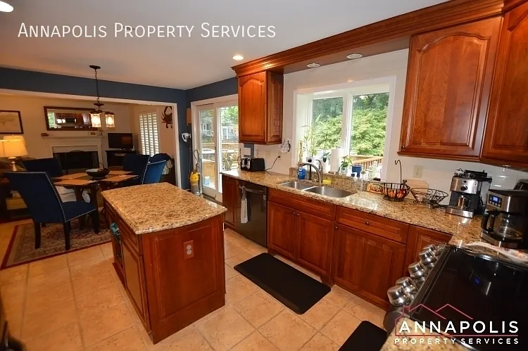 314 Rosslare Dr — Photo 3