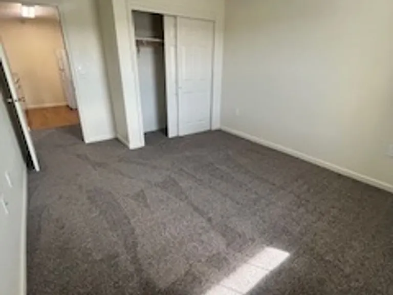 Ashley Square Apartments — Photo 55