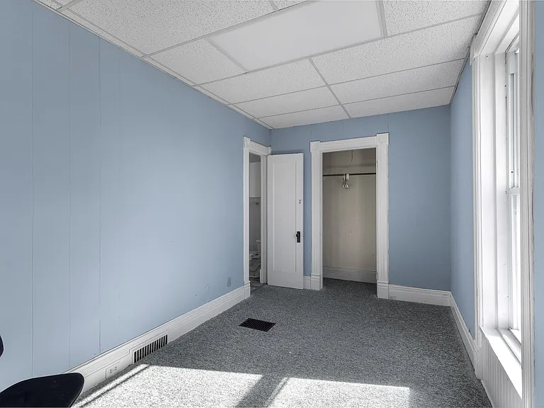 607 Budd St — Photo 9