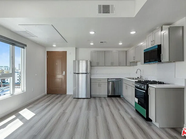 983 Dewey Ave #204 — Photo 7