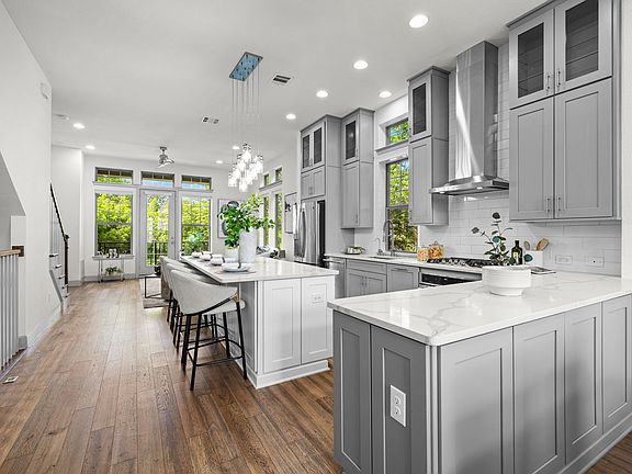 2nd image of 3624 Dorothy Ave