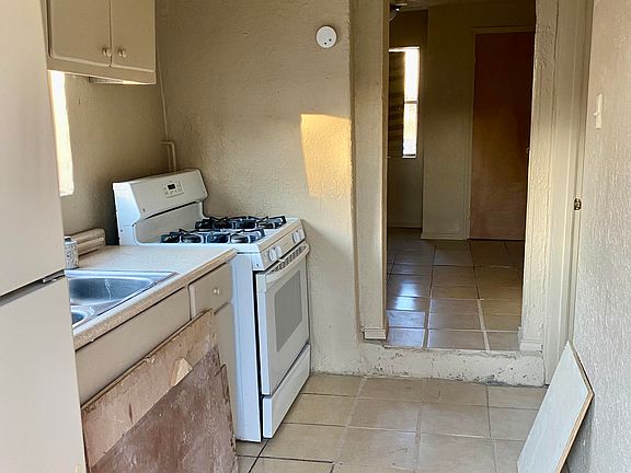 3rd image of 6700 El Paso Dr #3
