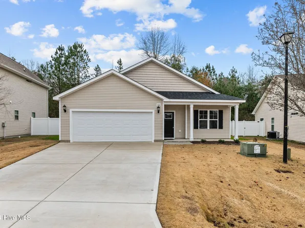 306 Hawks Bluff Drive, New Bern, NC 28560