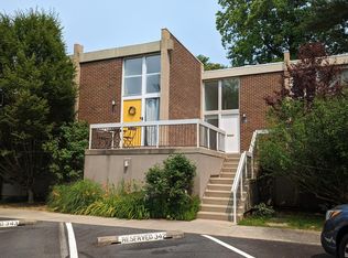 11527 Hickory Cl, Reston, VA 20190