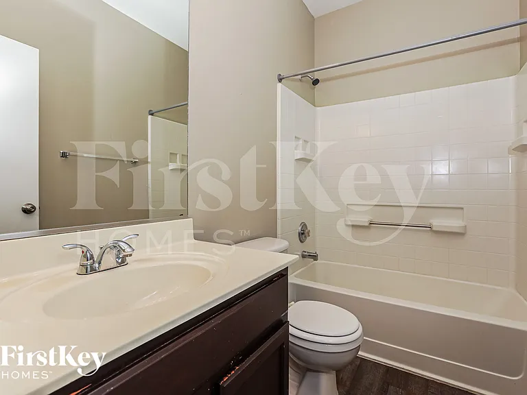 2850 E Silverbell Rd — Photo 17