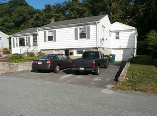 15 Vincenzo Dr, West Warwick, RI 02893