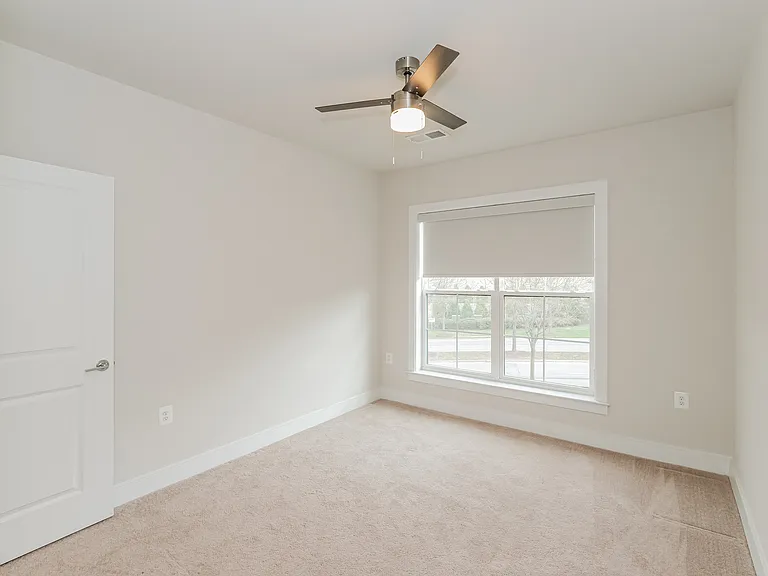 102 Saint Ives Pl #303 — Photo 2