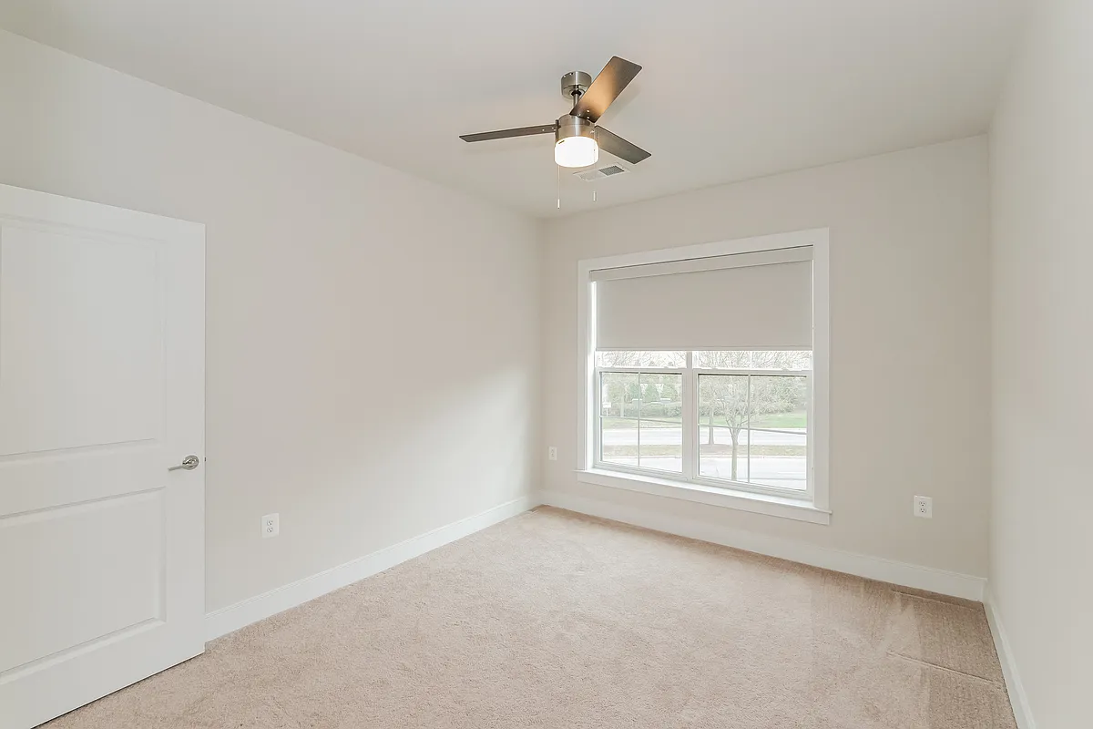 Building Photo - 102 Saint Ives Pl #303