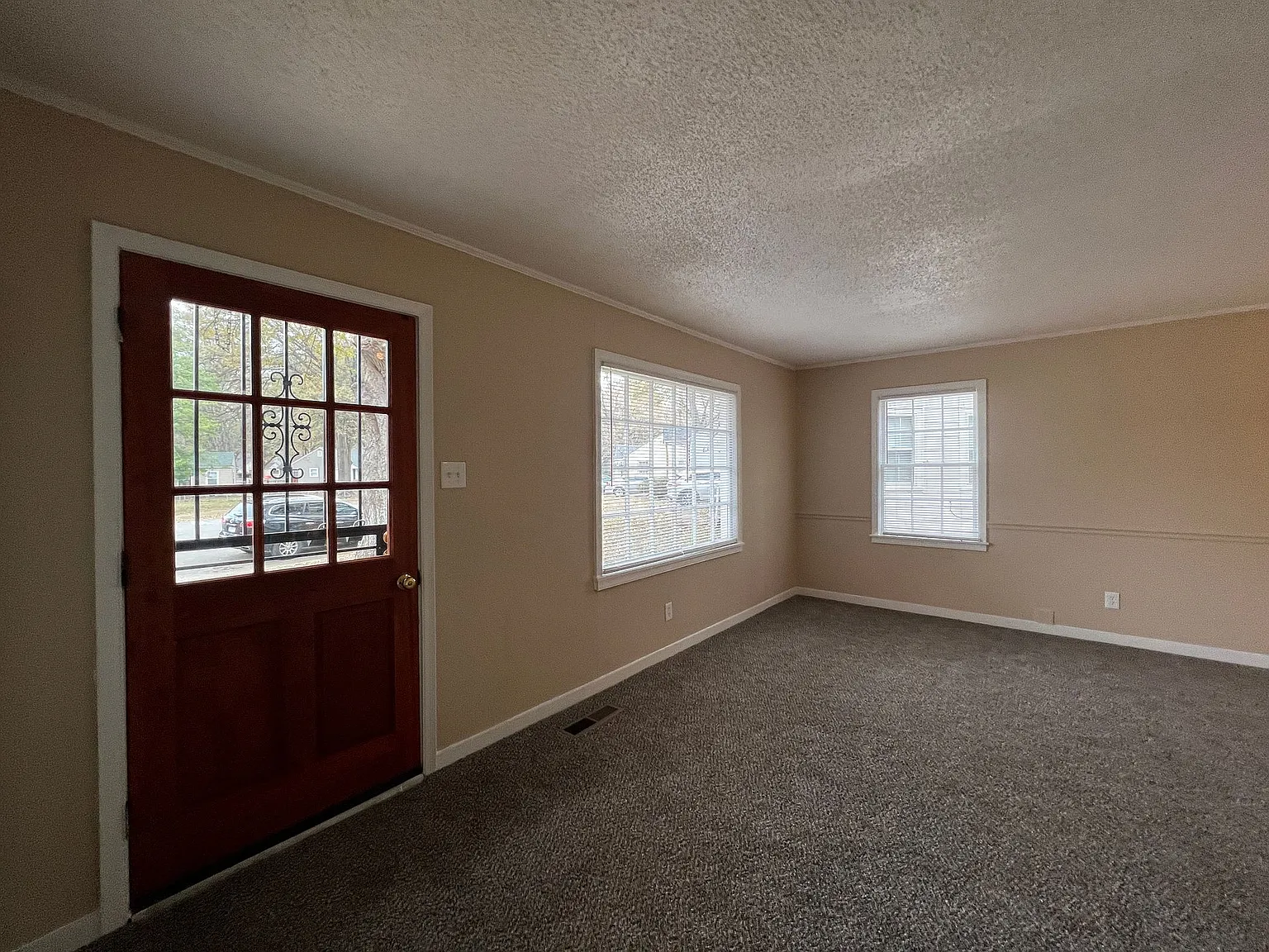 3429 Parker Ave — Photo 4
