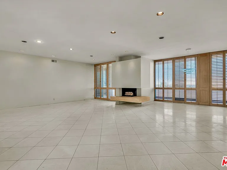 1333 S Beverly Glen Blvd #606 — Photo 3