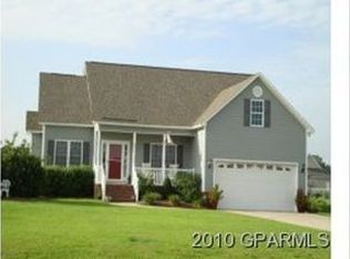 1045 Cody Dr, Grimesland, NC 27837