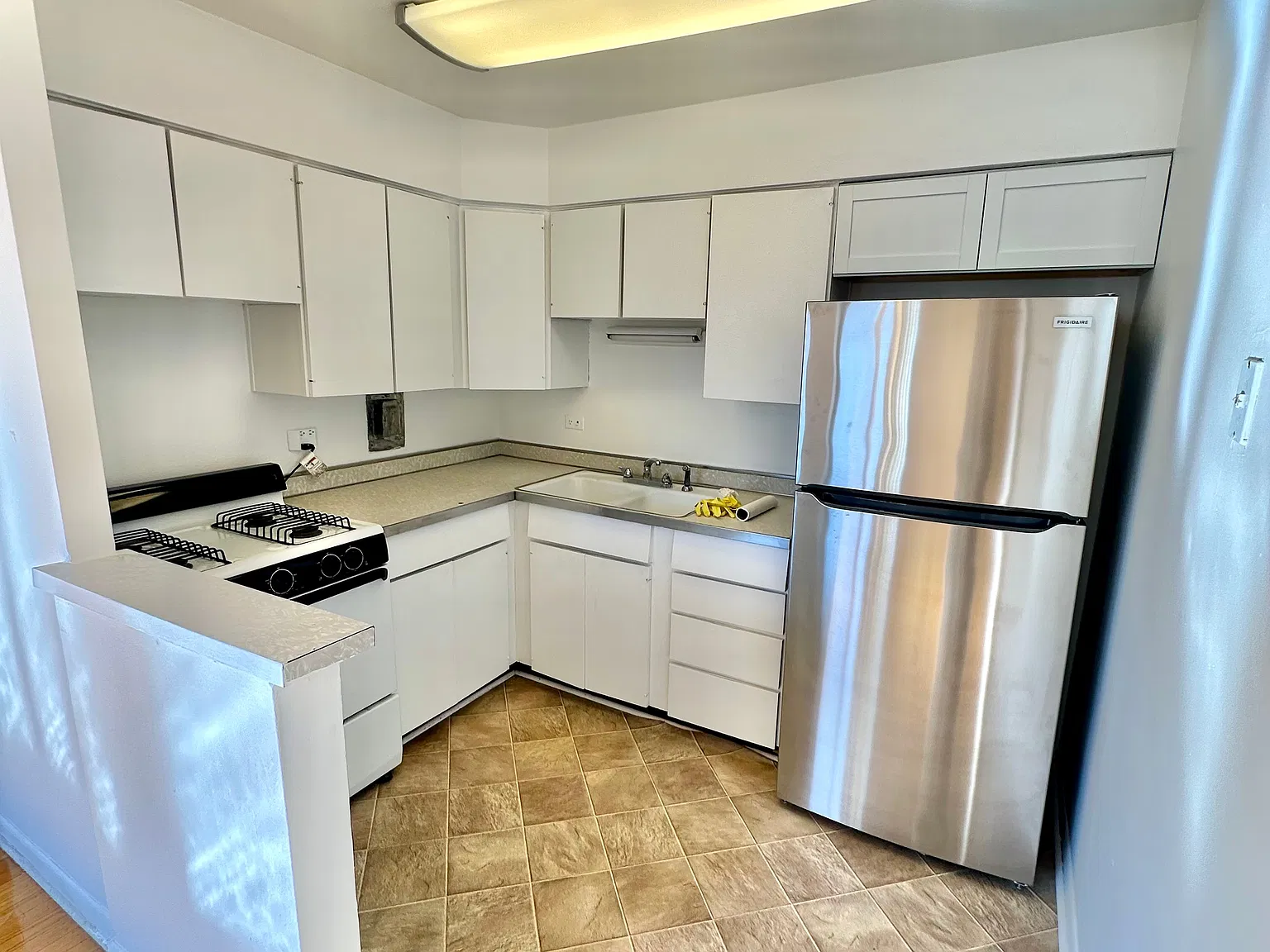 1 bed, 1.0 bath, $1,700 — Photo 4