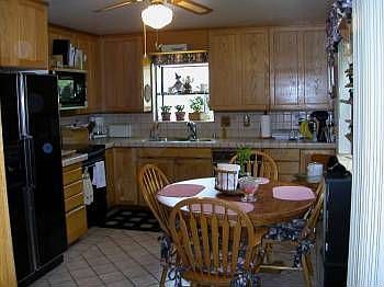 2nd image of 2820 Sargent Ave