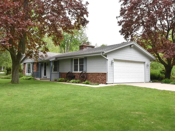 8536 Glacier Ct COURT, Cedarburg, WI 53012