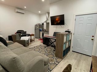 10226 Encino Ave #B, Northridge, CA 91325