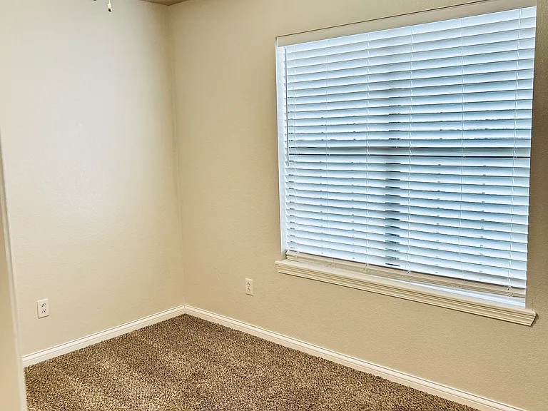 1546 N Plum Tree Dr — Photo 13