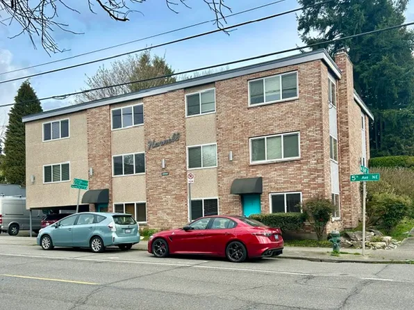 8400 5th Ave NE APT 3, Seattle, WA 98115