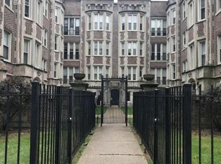 2913 E 78th St APT 2B, Chicago, IL 60649