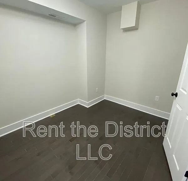1515 Neal St NE — Photo 9