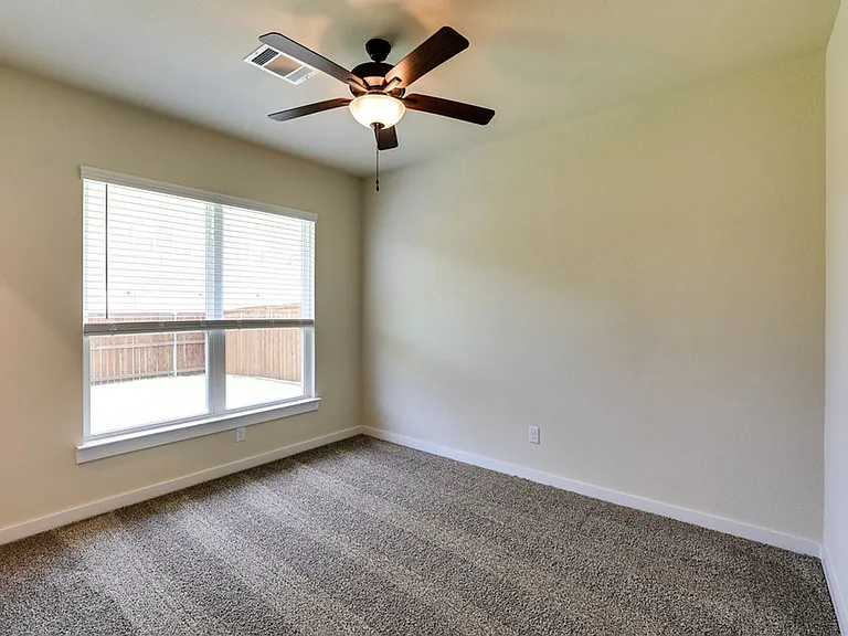 648 Blackland Dr — Photo 20