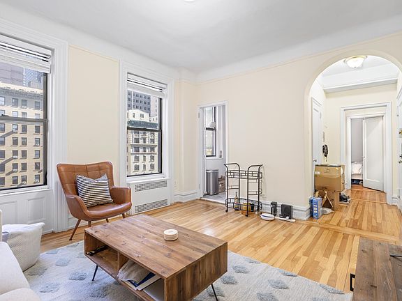 3rd image of 205 W 54th St APT 10F