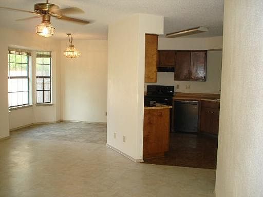 4th image of 512 SCHLATHER ST #512