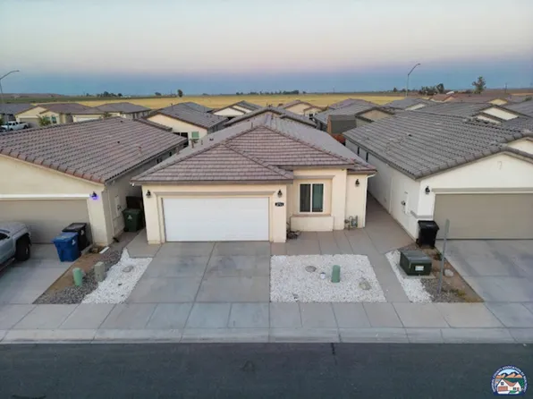 2714 Saddleback Dr, Imperial, CA 92251