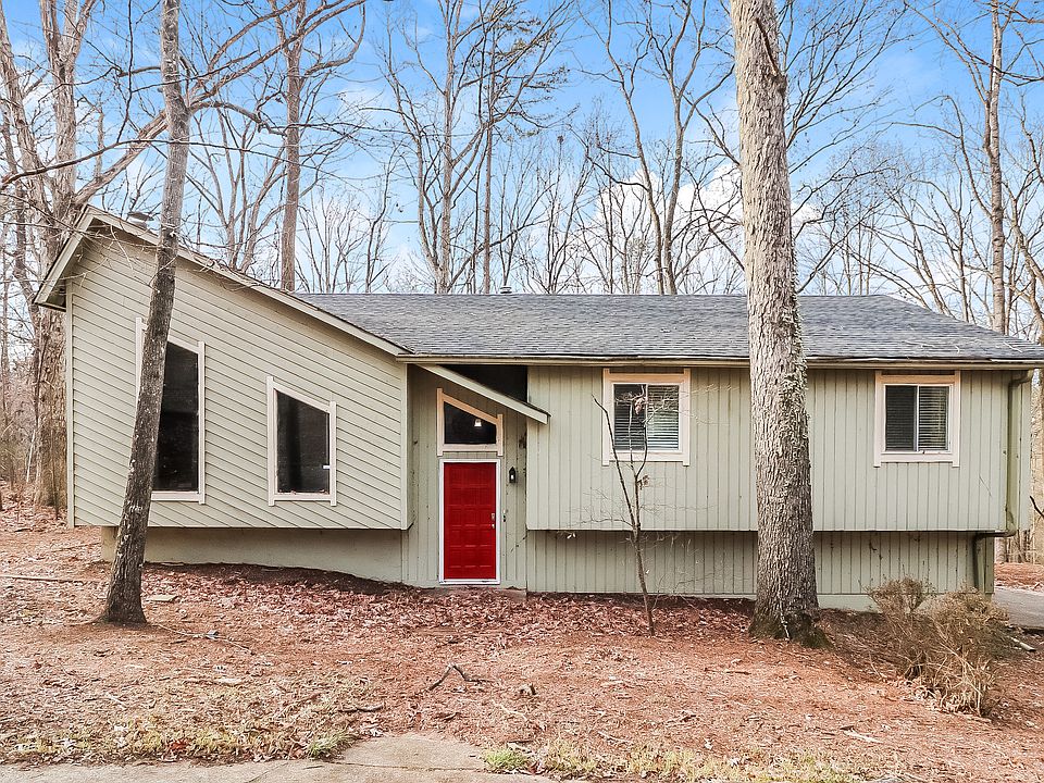 1st image of 297 Lancaster Cir