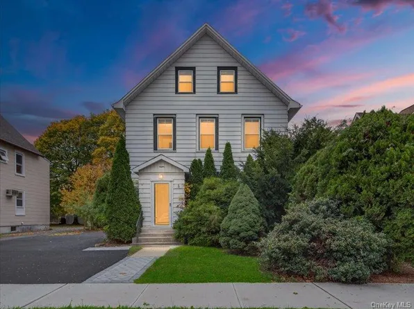 17 W Maple Ave, Suffern, NY 10901