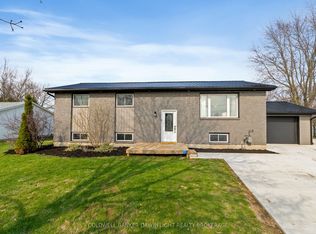 17 Hawthorn Cres, North Middlesex, ON N0M 1A0