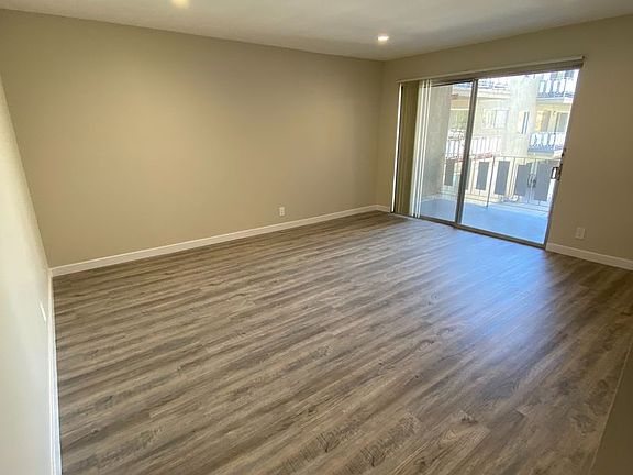 3rd image of 415 N Oakhurst Dr APT 206